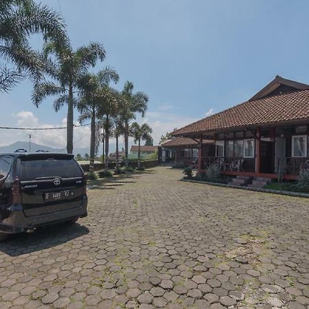 Reddoorz @ Maribaya Street Hotel Lembang Buitenkant foto