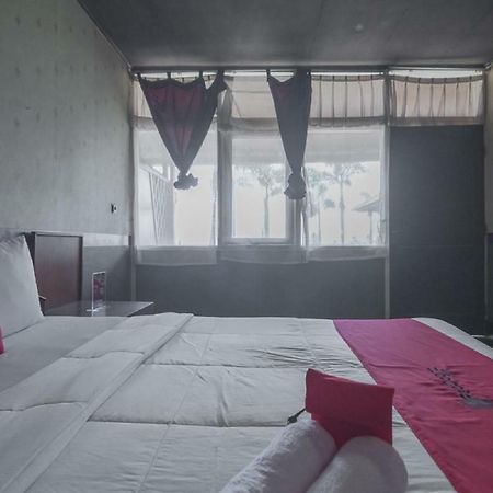 Reddoorz @ Maribaya Street Hotel Lembang Buitenkant foto