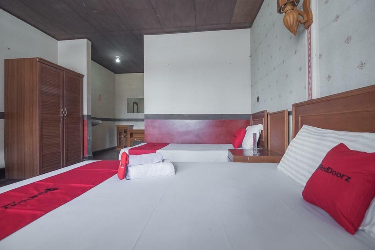 Reddoorz @ Maribaya Street Hotel Lembang Buitenkant foto