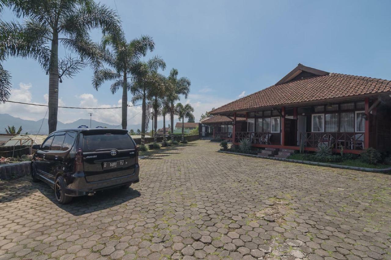 Reddoorz @ Maribaya Street Hotel Lembang Buitenkant foto